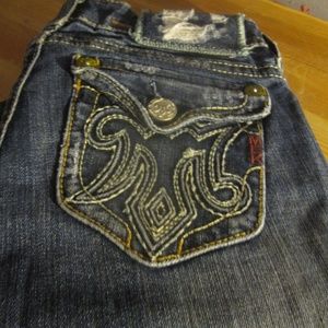 BEAUTIFUL JEANS..